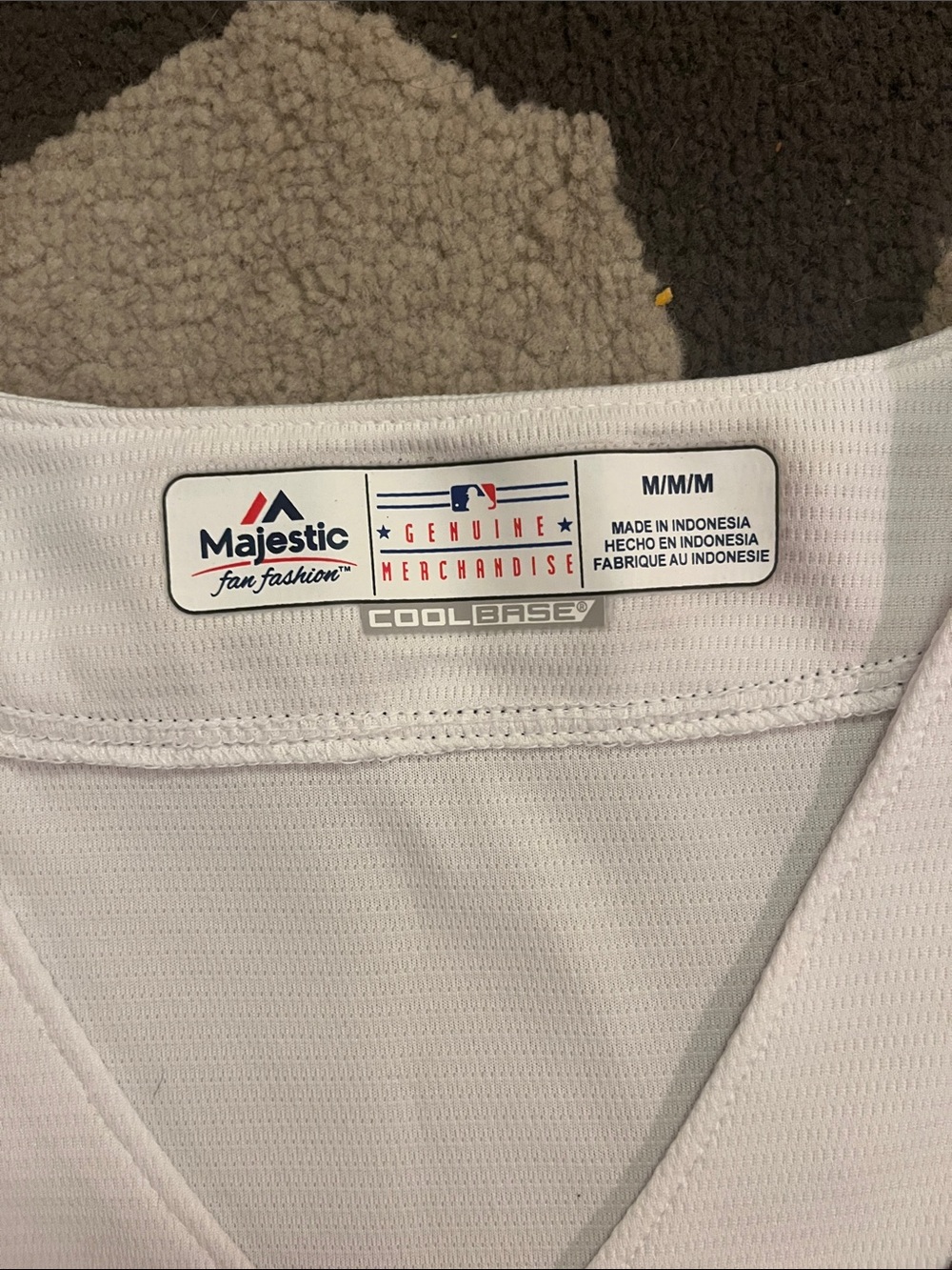 Majestic White Seattle Mariners Jersey with Teal and Navy Trim - Picture 2 of 3